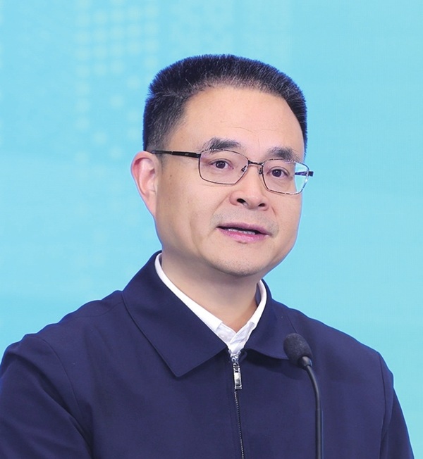 ��̼�����¾��á����̡����ִ�������2025��ɫ��̼��չ���ֻ�ٰ�