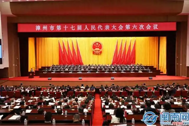 �����˴󣺷��θ��ܷ�չ��������ɫ��������д��ʮ���塱������ְ���