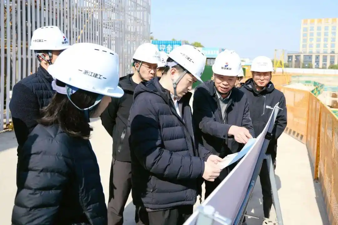 �����б�������ί���֣��ר����н���������������